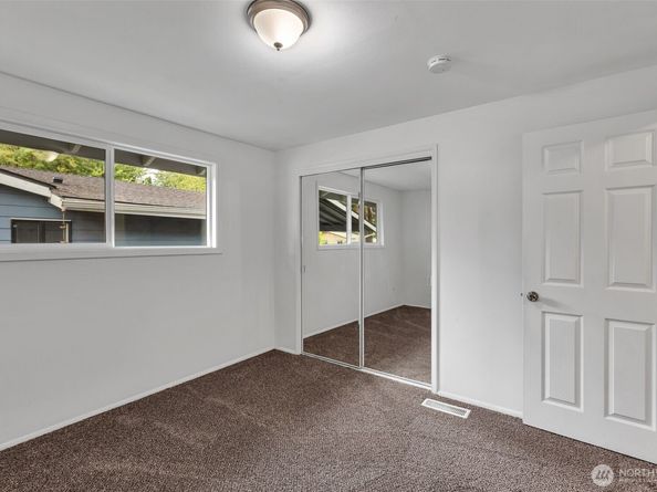18256 45th Avenue S, SeaTac WA 98188