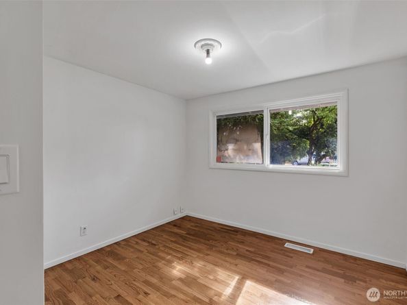 18256 45th Avenue S, SeaTac WA 98188