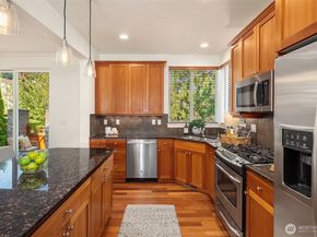 597 Alpine Ridge Place NW, Issaquah WA 98027