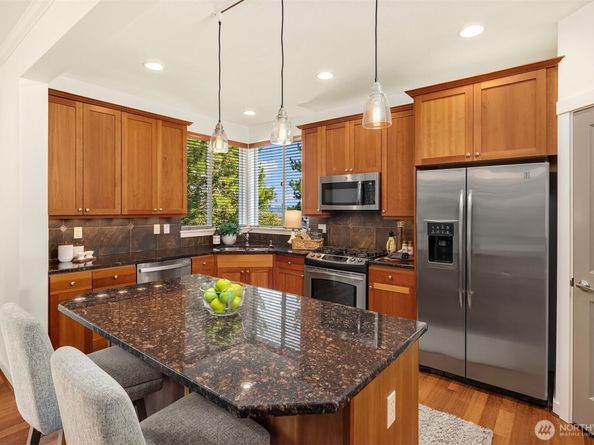 597 Alpine Ridge Place NW, Issaquah WA 98027