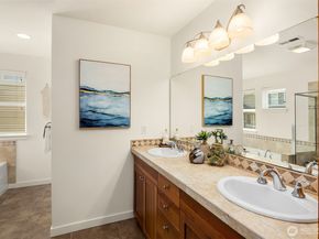 597 Alpine Ridge Place NW, Issaquah WA 98027