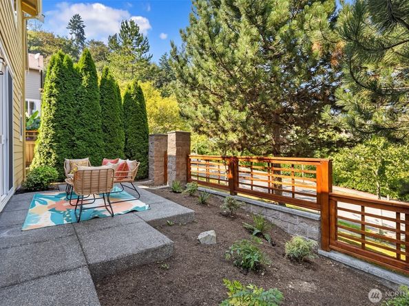 597 Alpine Ridge Place NW, Issaquah WA 98027