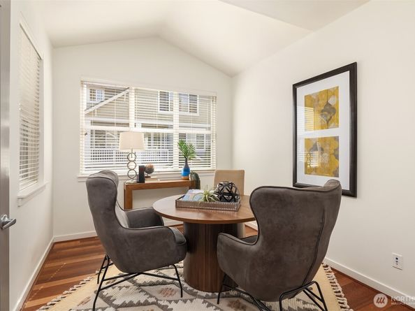 597 Alpine Ridge Place NW, Issaquah WA 98027