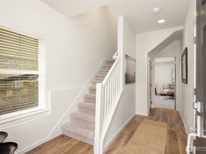 597 Alpine Ridge Place NW, Issaquah WA 98027