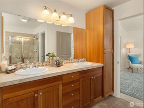 597 Alpine Ridge Place NW, Issaquah WA 98027