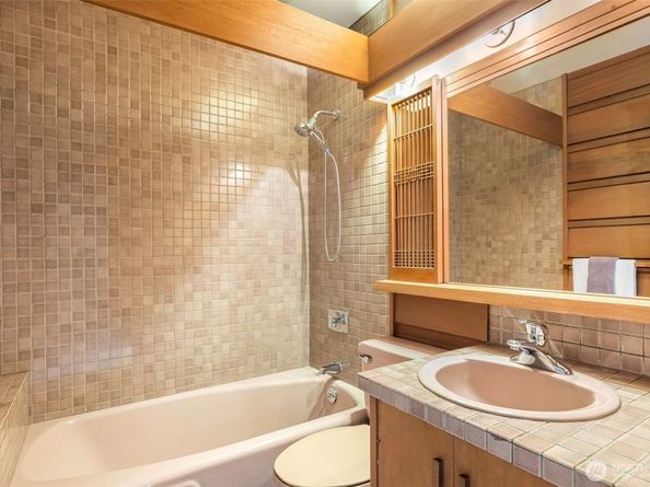 3303 S Massachusetts Street, Seattle WA 98144