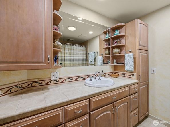 4609 144th Place SE, Bellevue WA 98006