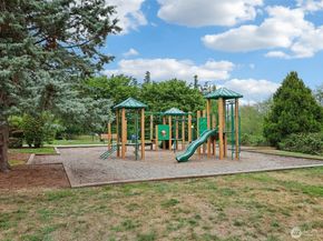 26703 SE 18th Street, Sammamish WA 98075