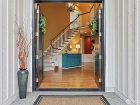 26703 SE 18th Street, Sammamish WA 98075