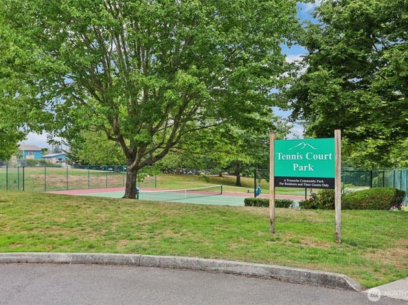 26703 SE 18th Street, Sammamish WA 98075
