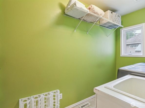 26703 SE 18th Street, Sammamish WA 98075