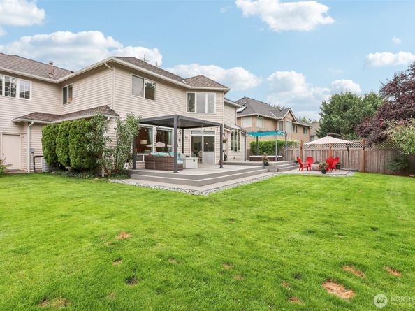 26703 SE 18th Street, Sammamish WA 98075