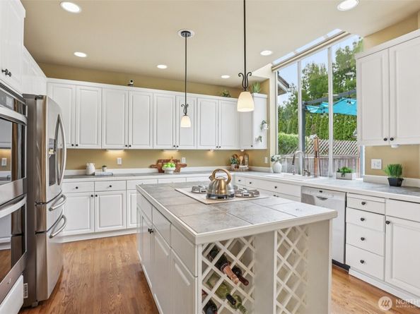 26703 SE 18th Street, Sammamish WA 98075