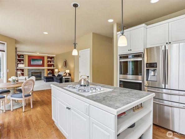 26703 SE 18th Street, Sammamish WA 98075