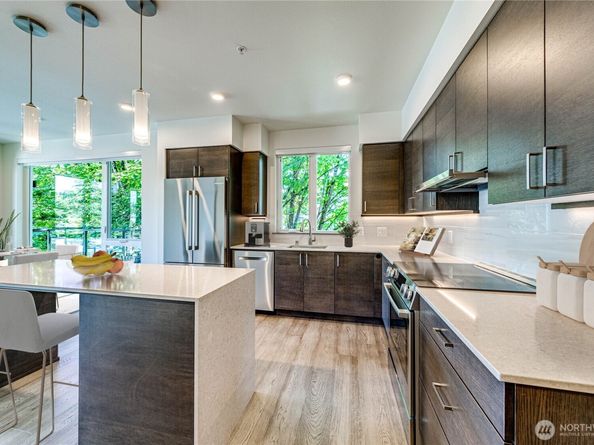 11903 NE 128th Street 214, Kirkland WA 98034