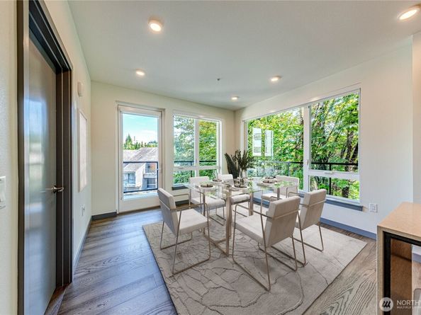 11903 NE 128th Street 214, Kirkland WA 98034