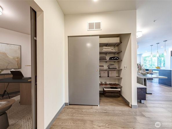 11903 NE 128th Street 214, Kirkland WA 98034