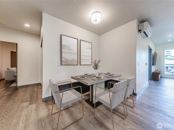 11903 NE 128th Street 214, Kirkland WA 98034