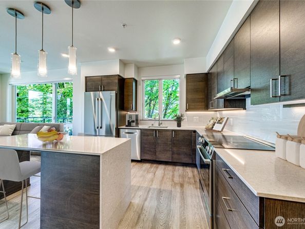 11903 NE 128th Street 214, Kirkland WA 98034