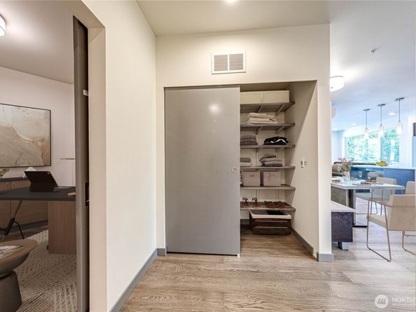 11903 NE 128th Street 214, Kirkland WA 98034