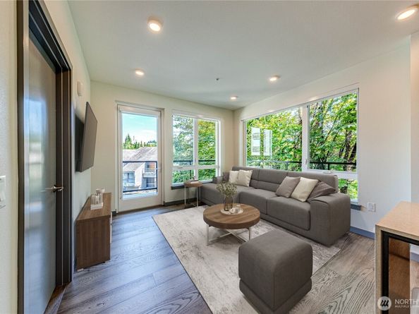 11903 NE 128th Street 214, Kirkland WA 98034