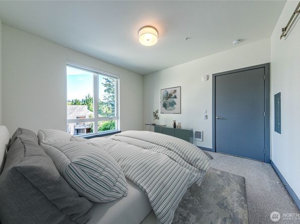 11903 NE 128th Street 214, Kirkland WA 98034