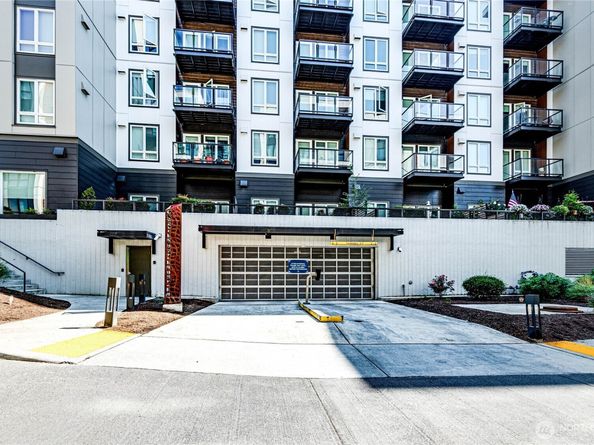 11903 NE 128th Street 214, Kirkland WA 98034