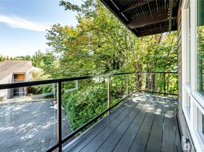 11903 NE 128th Street 214, Kirkland WA 98034