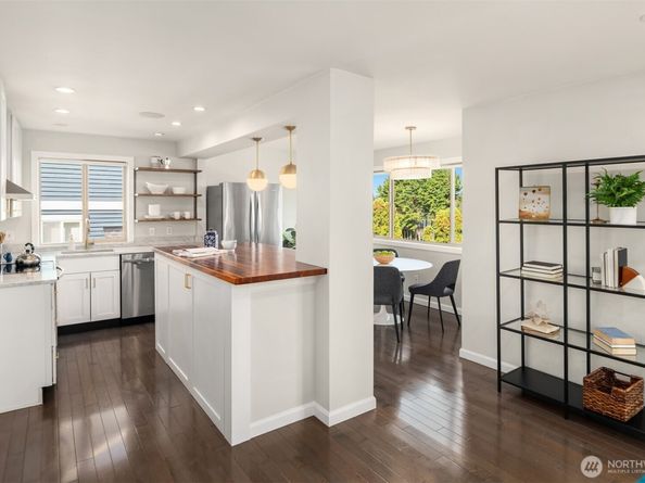 6519 35th Avenue NE 201, Seattle WA 98115
