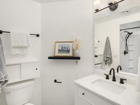 6519 35th Avenue NE 201, Seattle WA 98115
