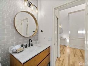 11433 80th Avenue NE, Kirkland WA 98034