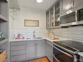 400 Boylston Avenue E 210, Seattle WA 98102