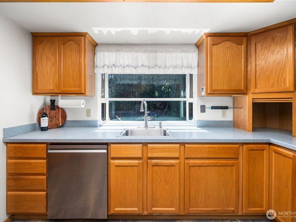 3109 NE 40th Place, Bremerton WA 98310
