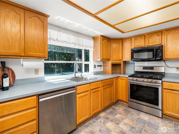 3109 NE 40th Place, Bremerton WA 98310