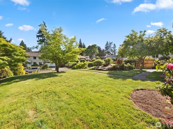 12514 SE 16th Street, Bellevue WA 98005