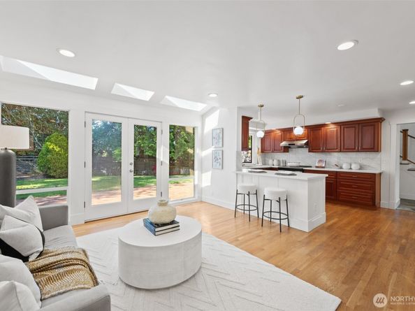 12514 SE 16th Street, Bellevue WA 98005