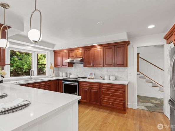12514 SE 16th Street, Bellevue WA 98005