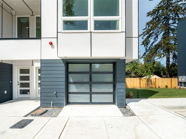 12225 Roseberg Avenue S 9, Seattle WA 98168