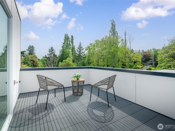 12225 Roseberg Avenue S 9, Seattle WA 98168