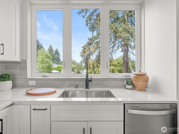 12225 Roseberg Avenue S 9, Seattle WA 98168