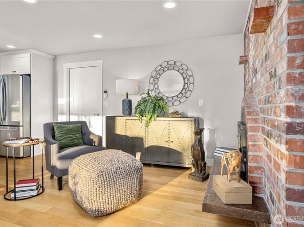 28601 13th Avenue S, Federal Way WA 98003