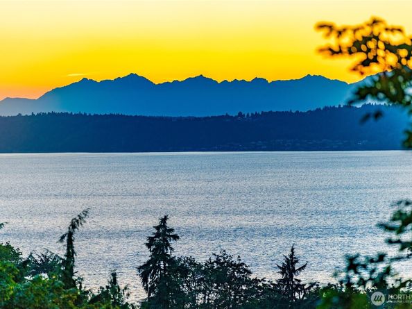 28601 13th Avenue S, Federal Way WA 98003