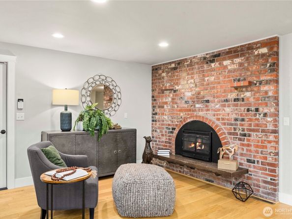 28601 13th Avenue S, Federal Way WA 98003