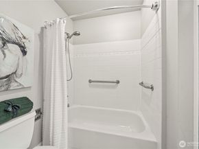 28601 13th Avenue S, Federal Way WA 98003