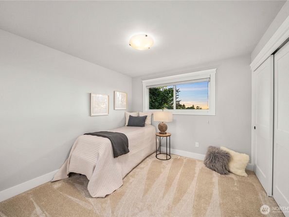 28601 13th Avenue S, Federal Way WA 98003