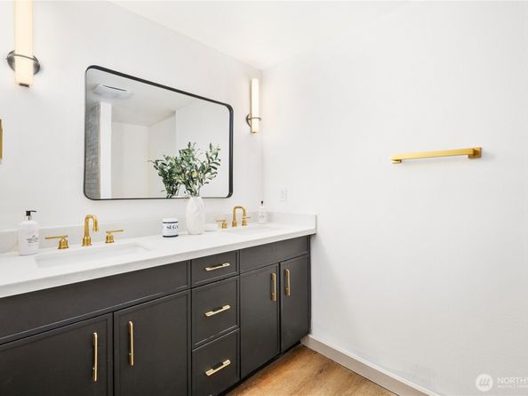 16851 105th Avenue NE, Bothell WA 98011