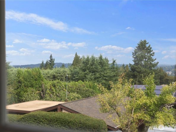 16851 105th Avenue NE, Bothell WA 98011