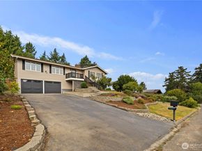 16851 105th Avenue NE, Bothell WA 98011