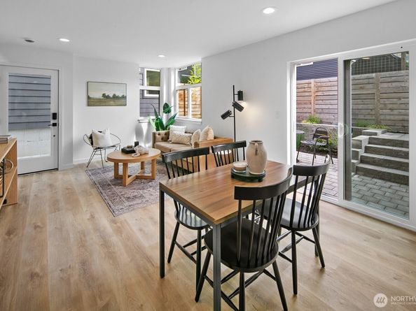 2923 39th Avenue SW, Seattle WA 98116