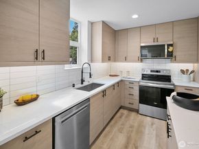 2923 39th Avenue SW, Seattle WA 98116